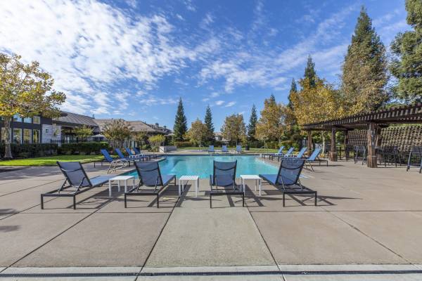 $2,099 / 1br - 944ft2 - HUGE 1BED+DEN AVAILABLE AT REDUCED RATE! MAKE THE MERIDIAN YOUR HOME! (Rocklin)63844738942467122