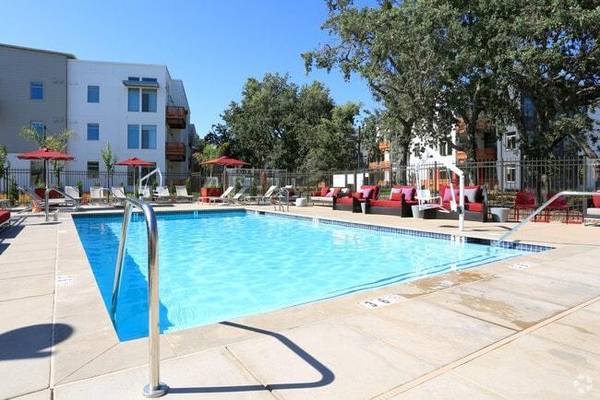 $2,695 / 2br - 1009ft2 - SPECIALS! Modern 1 Bedroom, Next to Scenic Parks  Wineries (santa rosa)63695878180227122