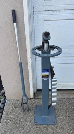 Telescoping handle compact bender 1