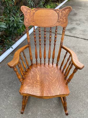 Solid Oak Early 1900s Rocking chair 1