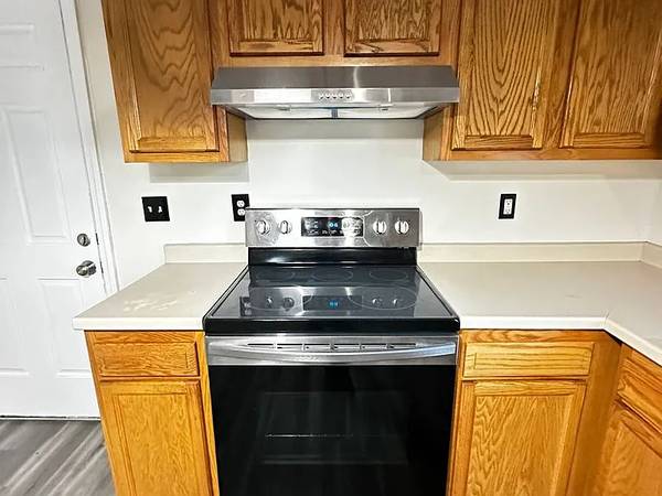 $1,400 / 3br - 1000ft2 - Stop By And View In Springfield (01109)64016883742337121