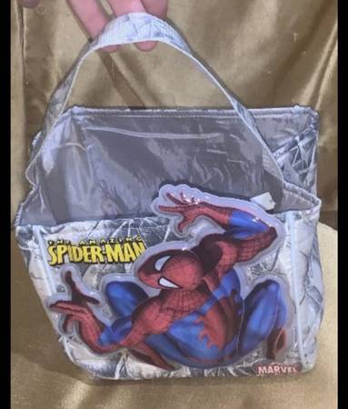 Spider-man Halloween candy cube trick or treat basket 1