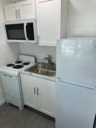 Estudio junto a la playa por $1,500 en A1A con electricidad incluida (Deerfield Beach)63825138086275121