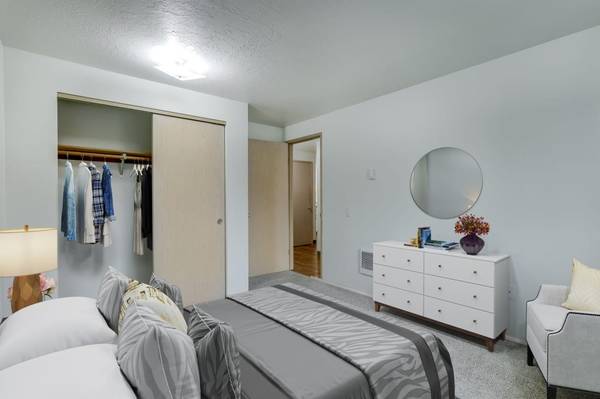 $1,685 / 2br - 865ft2 - Beautiful 2 bed 2 bath in McMinnville  ~ Towncenter (Beautifully maintained property in the heart of McMinnv)63672512194049124