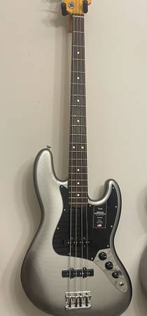 Fender Bass 1