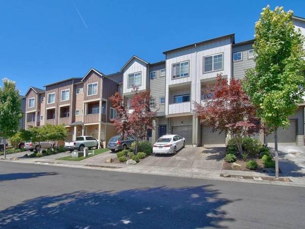 $1,995 / 2br - 1296ft2 - Stainless Steel Appliances, Washer/Dryer, Patio or Balcony63672654276739124