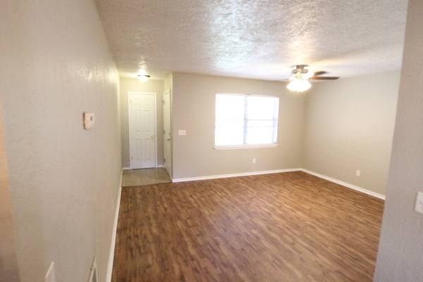 $1,400 / 3br - 1475ft2 - 4029 N Nicklas Avenue (NW OKC)63670484582019123