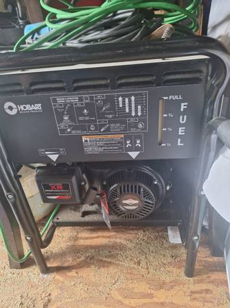 Máquina de soldadura portátil Hobart de 145 amperios - $1.400 (Abbeville)63440392754689121