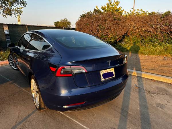 Showroom condition-Tesla Model 3 Long Range - $18,950 (Agoura Hills)63470044979587122