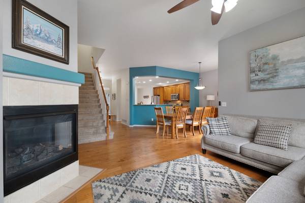 $560,000 / 4br - 3634ft2 - NEW LISTING!  IMMACULATE 4 BED W/DECK!! GORGEOUS KITCHEN!  ALL APPL! (Springs Ranch)63658230281859123