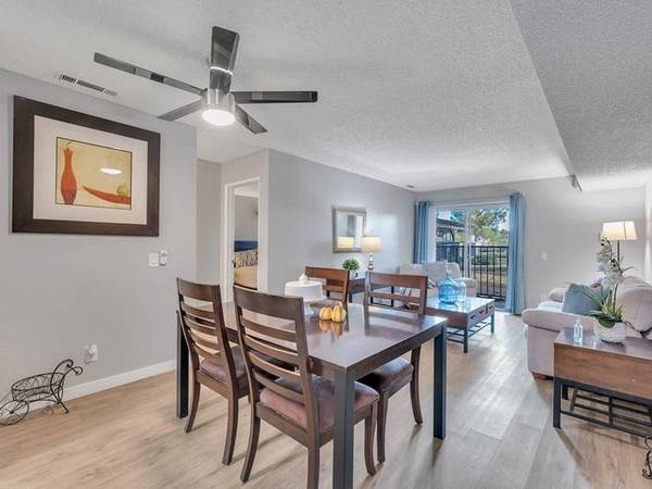 $1,999 / 2br - 872ft2 - Gorgeous White Kitchens, Gas Stove, Ceiling Fan (38300 30th Street East , Palmdale, CA)63812226008961120