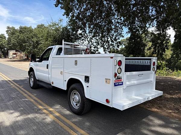 2014 Ford F-350 Super Duty XL 4x4 Cabina Regular de 2 puertas, Batalla de 141 pulgadas, SRW, Chasis - $25995,00 (sonoma)63469744644865123