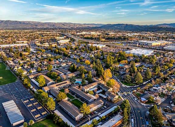$2,675 / 1br - 660ft2 - 🌺 Lush Landscaping & Thoughtful Design at Cherrywood Apts (san jose south)63826177359747120