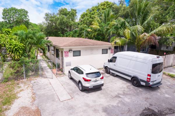 $1,100,000 / 4br - 2180ft2 - FOR SALE: FOURPLEX (1 bed/1 bath each) in LITTLE HAITI (Miami)64049275092609122