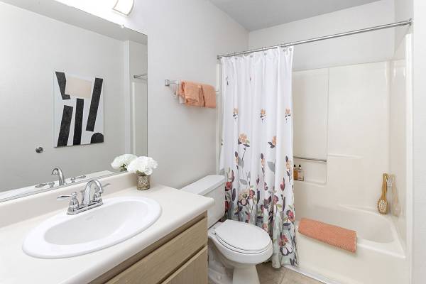$2,675 / 1br - 880ft2 - One Bd, One Ba, Apt Home!  1.5 Months Free at Move-In! (UTC/San Diego)63819386950913123
