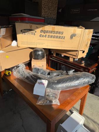 Dobinsons 4x4 snorkel system and Sy-Klone pre cleaner 1