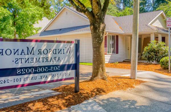 $1,550 / 2br - $1700 SAVINGS! 2B near Gresham | Playground, Outskirts of Portland (Glenfair)63867270456707123