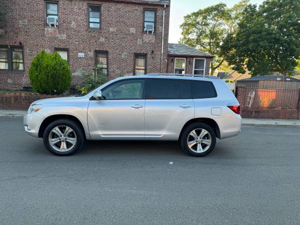2008 Toyota Highlander sport con asientos de 3 filas - $6,900 (Queens)63614148855297122
