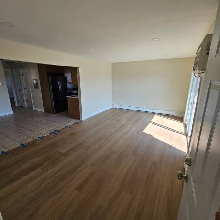 $1,700 / 2br - 1000ft2 - 2bed 1bath balcony unfurnished utilities included64041645575810121