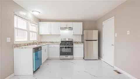 $2000.00 / 4br - 1300ft2 - Single family ranch style house63924425026178121