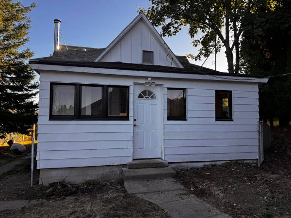 $1,600 / 3br - 912ft2 - Home in Oakesdale WA for rent (Oakesdale)63980821475715121