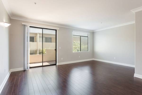 $3,990 / 3br - 1236ft2 - Fabulous 3bd/2ba Condo with RESORT STYLE Amenities! (Sherman Oaks)63701092432131122