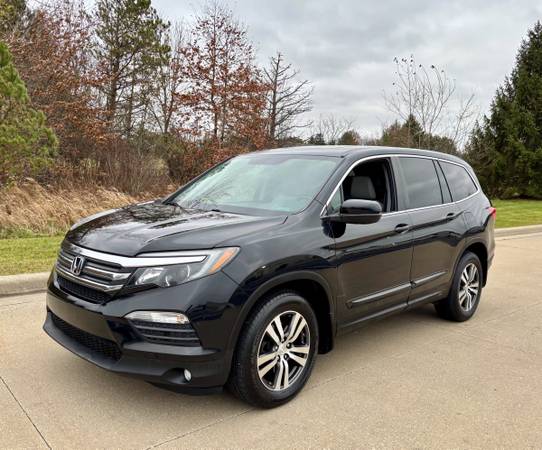 2016 Honda Pilot Touring AWD ** Low Miles/Very Clean ** 1