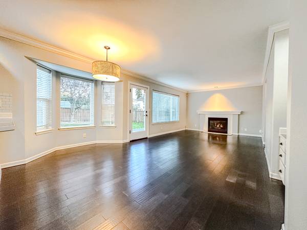 $3,400 / 3br - 2066ft2 - 13723 37th Ave W (Lynnwood)63688608072963123