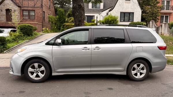 2019 TOYOTA SIENNA FWD LE - $14,499 (Flushing)63618007180289123