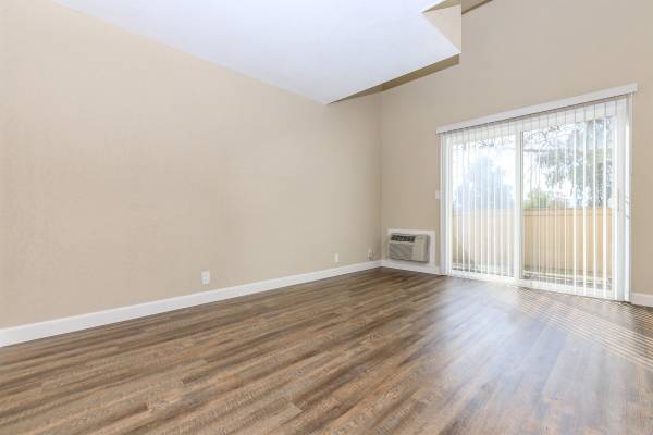 $2,460 / 1br - 670ft2 - Listo para cable, 1/BD 1/BA, Ubicado en Pleasant Hill (concord / pleasant hill / martinez)63880017659777123