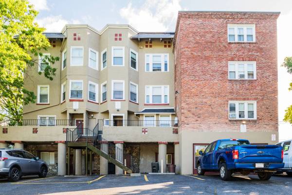 $2,900 / 3br - Apartamento de 3 dormitorios y 1 baño en Mattapan | Almont St (Mattapan)63817612627075121