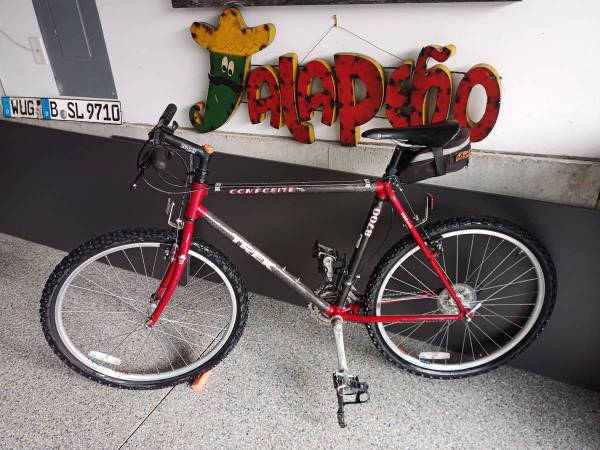 TREK COMPOSITE 8700 21 SPEED CARBON MOUNTAIN BIKE IN PRISTINE COND 1