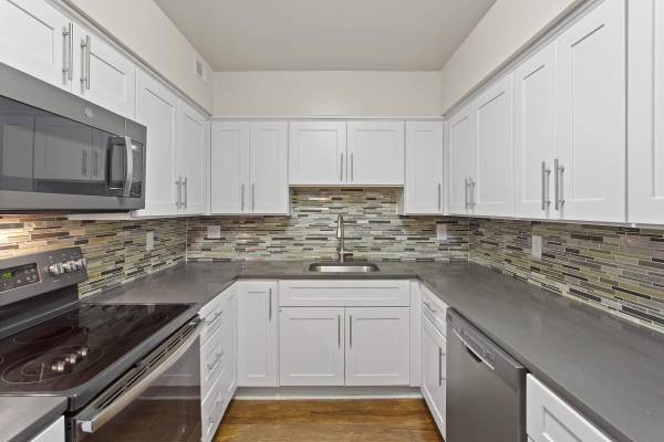 $2,067 / 2br - 1058ft2 - Professional On-site Maintenance Team, Mini Blinds (9705 Clocktower Ln, Columbia, MD)63694817941249123