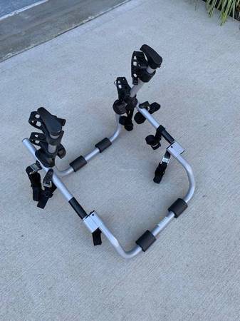 THULE Bike Rack / Tempo / 2 Bikes / Trunk Mount 1