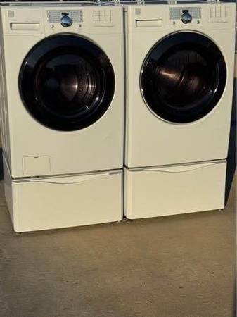 Front load kenmore dryer electric ⚡️ with pedestals 1