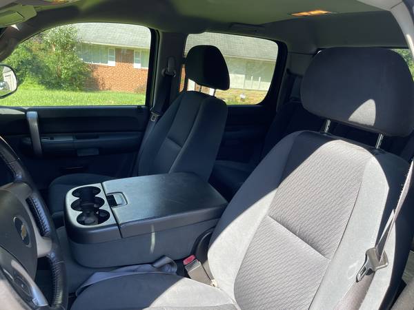 2009 Chevrolet Silverado Z71 1500 - $11,900 (Silver Spring)63435066900865124