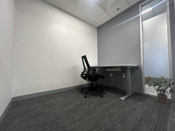 $200 Quiet, Professional Office Space – Perfect for small business owners63754943830017120