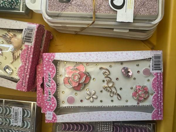 old Iphone and samsung accesories 1