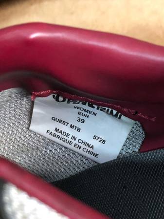 NEW Women’s Pearl Izumi Biking Shoes - $40 (Wen)63441595842051123