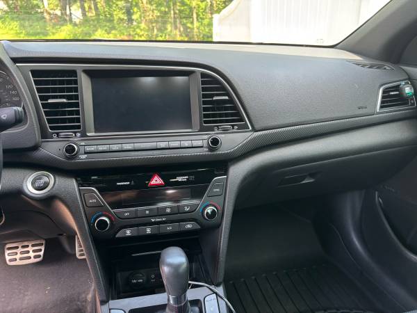 2017 Hyundai Elantra Sport - $9,500 (Patterson)63436936854017124