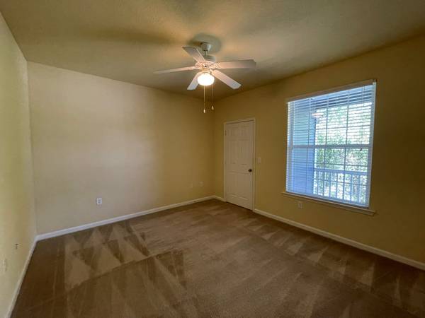 $1,249 / 1br - 802ft2 - 1 Bedroom #1411 Special 1 mnth Base Rent Free/Credited App and Admin (Asheville)64029374435842122