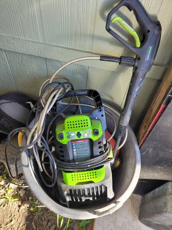 Greenworks Pressure Washer 1