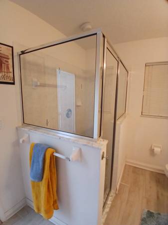 $700 / 1br - ¡Todo privado! ¡Los servicios incluidos! 1 habitación por $700 al mes! (Port saint lucie)63799909377155124