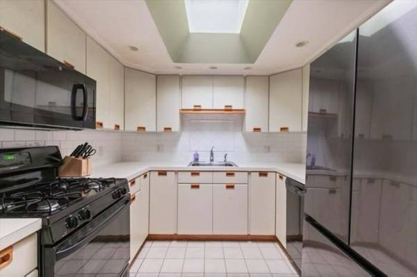 $1,270 / 1br - 910ft2 - Prime location close to downtown (Woburn)63655351115649122