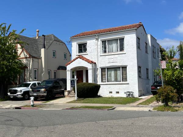 Duplex in a great location! 1