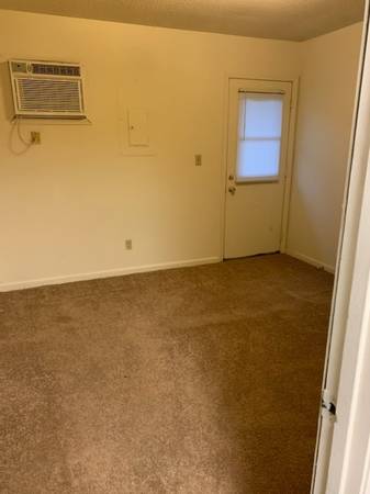 $760 / 1br - 450ft2 - Best Fall Deals for your next move at WCIN, Let's APPLY and move in. (1200 E Elmwood Dr, Terre Haute, IN)63675880780033123