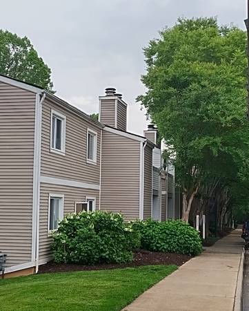 $1041.00 / 2br - 840ft2 - Modern 2 Bed 1.5 Bath Apartment in Lynchburg, VA - Available 09/18 - $63851967369475120