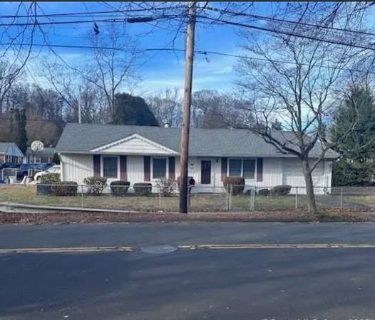 $3,000 / 3br - 1080ft2 - 3 BEDROOM HOUSE FOR RENT IN STRATFORD, CT (Stratford)63661204585859120