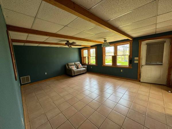$1,500 / 2br - 900ft2 - 2bd/1bth Cabin Suite (all utilities included) (Shenandoah Junction)63953078434050122