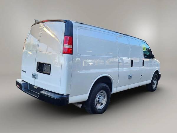 2020 Chevrolet Express 2500 - Photo 5
